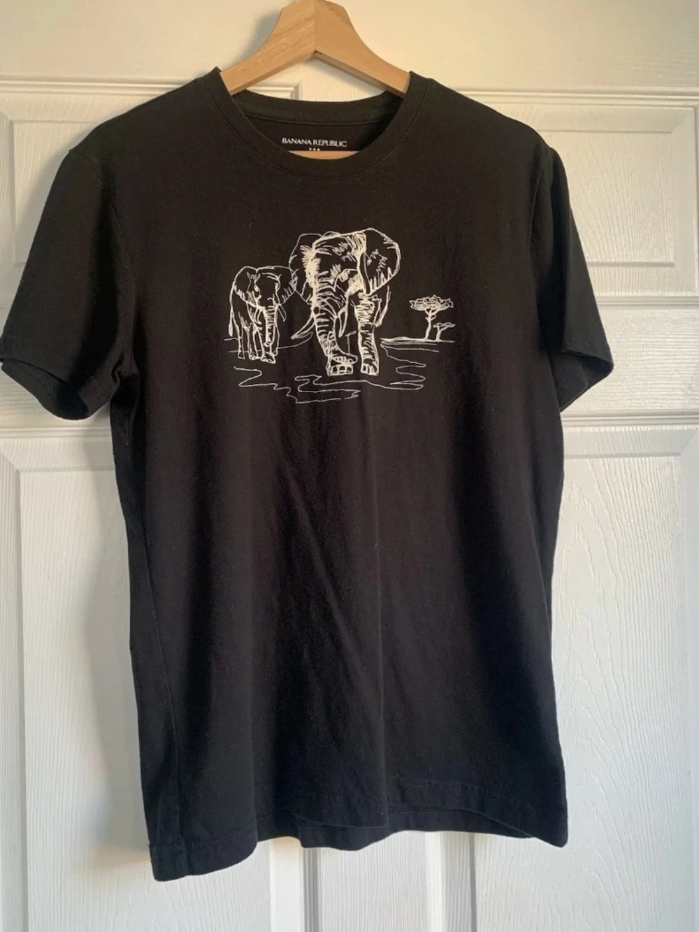 Banana Republic Black Graphic Elephant Tee